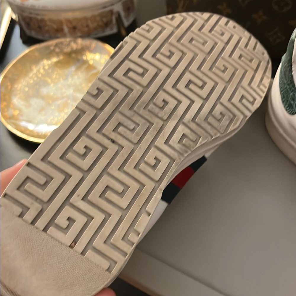 Gucci White Sneakers with Red and Green Stripes - Picture 2 of 5